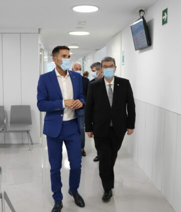 El alcalde de Bilbao, Juan Mari Aburto, visita el Centro Médico Quirónsalud Plaza Euskadi tras las obras de ampliación desarrolladas en las instalaciones