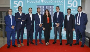 El Hospital Quirónsalud Vitoria conmemora su 50 aniversario junto a la alcaldesa de Vitoria-Gazteiz, Maider Etxebarria