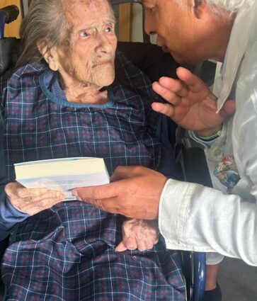 Teodora la más longeva de España desvela sus secretos en la ‘Guía para vivir sano 120 años’ del Dr.de la Peña