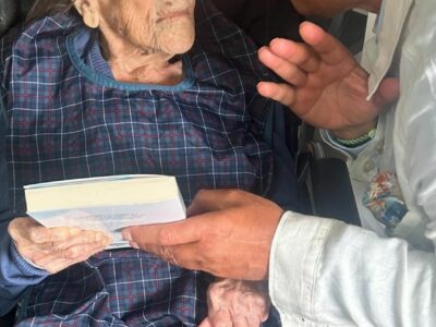 Teodora la más longeva de España desvela sus secretos en la ‘Guía para vivir sano 120 años’ del Dr.de la Peña