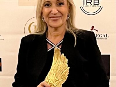 La Doctora Gracia Moreno recibe el Premio a la Trayectoria Profesional de Madrid Magazine