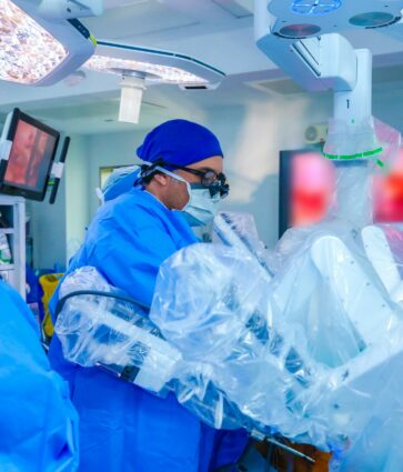 El King Faisal Specialist Hospital & Research Centre realiza el primer trasplante asistido por robot del mundo de un dispositivo de asistencia ventricular