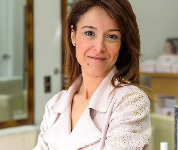 Marina Cruz, referente en peluquería, expande su éxito al mundo de la formación y asesoramiento profesional