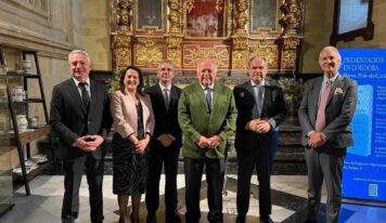 El Dr. Manuel de la Peña triunfa en Córdoba desvelando los secretos para vivir sanos 120 años
