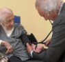 El secreto de Sor Rosario, la monja de 111 años más longeva del mundo, que ha conmovido al Dr. de la Peña