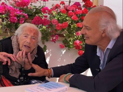 El secreto de la eterna juventud de Teresa a las puertas de sus 112 años lo comparte con el Dr. de la Peña