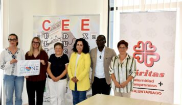 Ruta de la Luz y las ópticas de Cee donan gafas a 80 personas en situación de vulnerabilidad