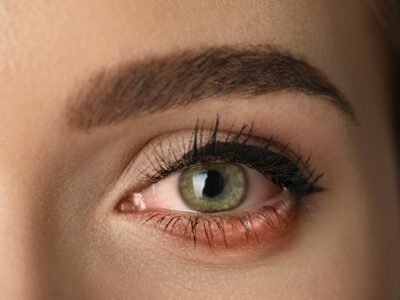 Dr. Héctor Fariña, oftalmólogo de Policlínica Gipuzkoa: «La protección ocular debería ser parte de nuestros imprescindibles de verano»