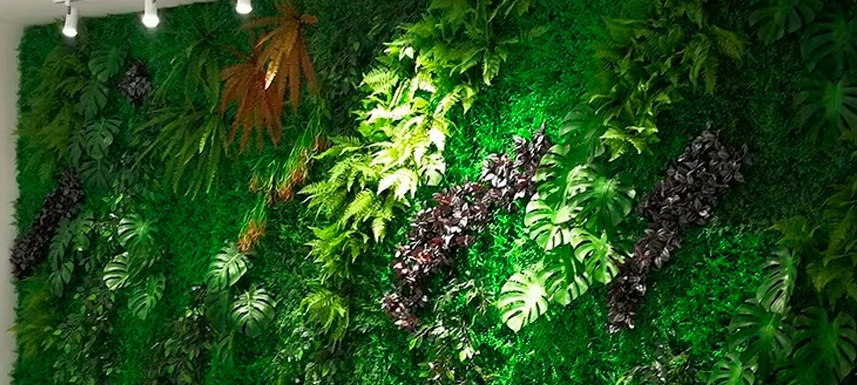 Jardines verticales artificiales: la solución decorativa que conquista interiores