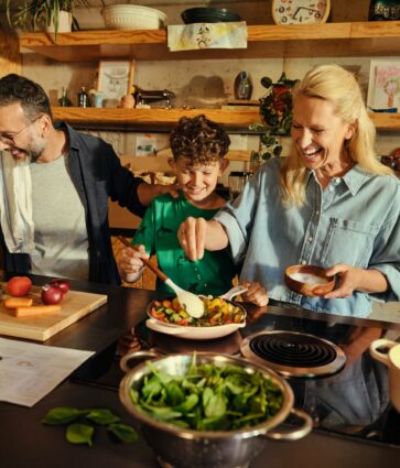 Cenas en peligro de extinción: HelloFresh anima a recuperar el hábito en 21 días