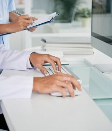 ASHO supera los 750.000 euros en adjudicaciones públicas en 2025 y refuerza su liderazgo en codificación sanitaria en España