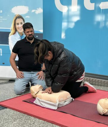 Alsa y Almas Industries organizan talleres gratuitos de reanimación en la Estación de León