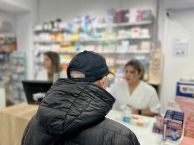 La Red de Farmacias Centinela de Euskadi ha detectado en su primer año de funcionamiento 356 casos de posibles reacciones adversas a medicamentos