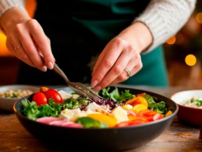 Cómo mantener hábitos saludables en cenas y reuniones festivas