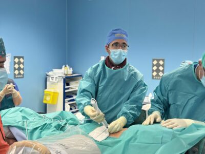 Policlínica Gipuzkoa realiza la primera intervención mínimamente invasiva del territorio contra la claudicación por la estenosis lumbar