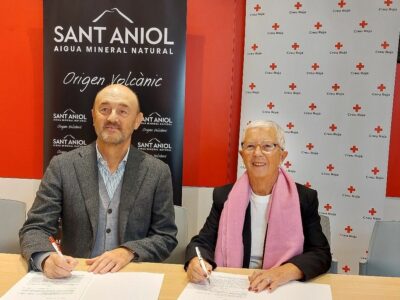 La Cruz Roja y Aigua de Sant Aniol formalizan una alianza para promover la inclusión y la accesibilidad en La Garrotxa