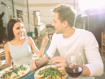 El 81% de los españoles hace deporte y el 77% come sano, pero solo el 47% se siente a gusto con su cuerpo, según datos de Herbalife