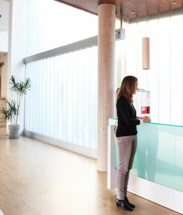 Clínica Fernández de Cirugía Estética en Oviedo: una vocación médica que une a dos generaciones y sitúa la seguridad en el centro de la cirugía estética