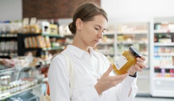 «Revisar el listado de ingredientes, una de las claves para reducir la inflamación desde la alimentación», Oihane Fuertes, nutricionista del Hospital Quirónsalud Vitoria