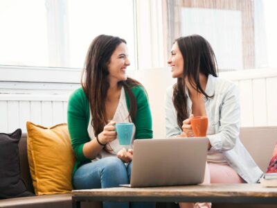 Las mujeres españolas ponen en riesgo su seguridad financiera para priorizar el cuidado de su familia