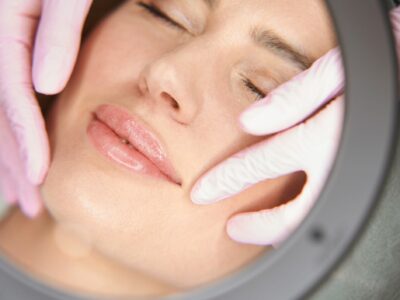 Clínica Ibiza explica qué es el lip lift o cirugía de labios, y para quién se pauta