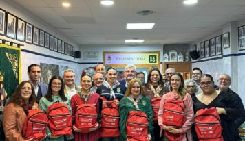 Valencia refuerza la cardioprotección de sus Fallas con la entrega de desfibriladores a las comisiones de Especial