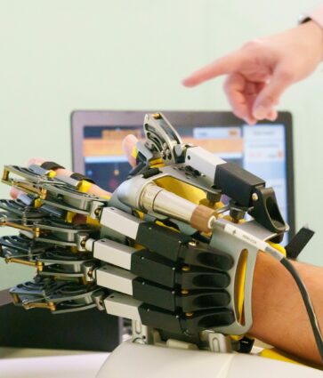 «La neurorrehabilitación permite, en momentos concretos de la enfermedad del Parkinson, mejorar limitaciones motoras, de coordinación o dolor, lo que se traduce en meses o años de vida con mayor calidad», Dr. Alejandro Durán
