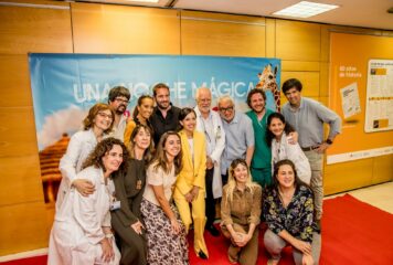 Cerca de 200 espectadores asisten a una proyección de ‘La familia Benetón+2’ en el Hospital La Paz