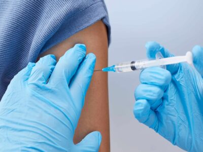 Enfermeras guipuzcoanas advierten: la baja vacunación en personas adultas puede favorecer el regreso de enfermedades ya controladas