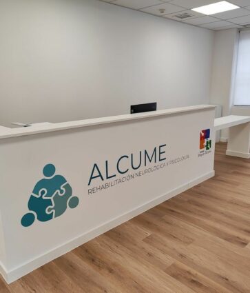 Centro Alcume impulsa su programa de becas para facilitar el acceso a tratamientos especializados