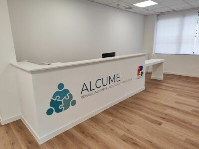 Centro Alcume impulsa su programa de becas para facilitar el acceso a tratamientos especializados