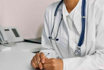El 55,9% de las enfermeras en Cataluña contempla abandonar la profesión