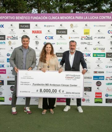 Quince años de raquetas contra el cáncer: el Dr. Ángel Martín consolida su legado científico en la lucha contra el cáncer de mama