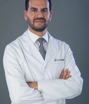 El Dr. Oriol Vernetta explica por qué cada vez más mujeres buscan aumentos de pecho discretos y cuándo tiene sentido la técnica Preservé