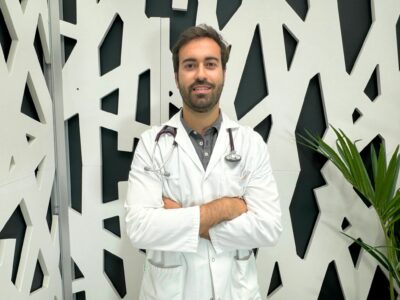 Dr. Gonzalo Navarrete, cardiólogo: «El calor dispara los riesgos cardiovasculares y hay que cuidarlo en verano»
