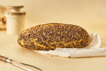 Leon The Baker explica las utilidades del pan de cúrcuma y pimienta negra sin gluten