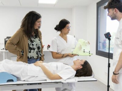 Vocación, empleo y aprendizaje práctico: las claves para elegir una FP sanitaria