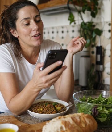 Nace lutrAI, la app española que registra lo que se come hablando y sigue el plan del nutricionista