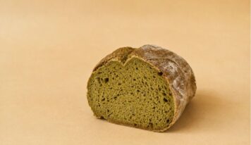 Leon The Baker presenta su nueva hogaza funcional con matcha y espirulina