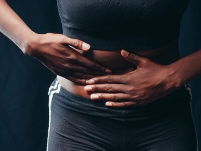 Dolor abdominal que va a más: cuándo puede ser apendicitis