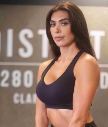 El entrenamiento femenino cambia de objetivo: la fuerza y la salud ganan terreno a la clásica ‘pérdida de peso’, según Distrito Estudio
