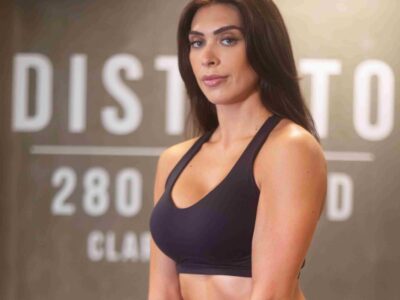 El entrenamiento femenino cambia de objetivo: la fuerza y la salud ganan terreno a la clásica ‘pérdida de peso’, según Distrito Estudio
