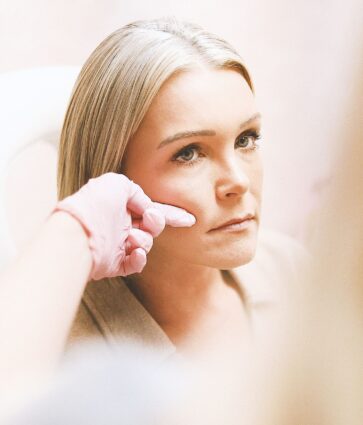 La medicina estética gira hacia la naturalidad: cada vez más pacientes buscan verse mejor sin cambiar sus rasgos, según la Clínica Mética