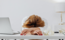 Dr. Alexander Bilbao sobre el Síndrome de burnout: «Existen ciertos signos de alarma como no poder dejar el trabajo en la oficina, que el fin de semana no sea reparador o que, incluso, unas vacaciones no permitan desconectar del trabajo»