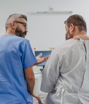 «La obesidad es la gran pandemia de nuestro tiempo, pero no es una cuestión solo de voluntad o de hábitos», doctor Carlos Emparan, cirujano general y del aparato digestivo del Hospital Quirónsalud Vitoria