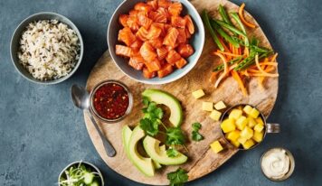 Cinco razones para celebrar el Día Mundial del Poke con Salmón de Noruega