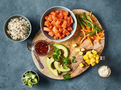 Cinco razones para celebrar el Día Mundial del Poke con Salmón de Noruega